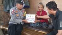 Polsek Sekotong Salurkan Bantuan Nutrisi di Dusun Sayong (4) Polsek Sekotong Salurkan Bantuan Nutrisi di Dusun Sayong