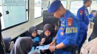Kapal Patroli Polairud Jadi Klinik & Perpustakaan Terapung di Lembar