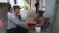 Bhabinkamtibmas Buwun Mas Hadirkan Bantuan Bergizi untuk Warga Sekotong